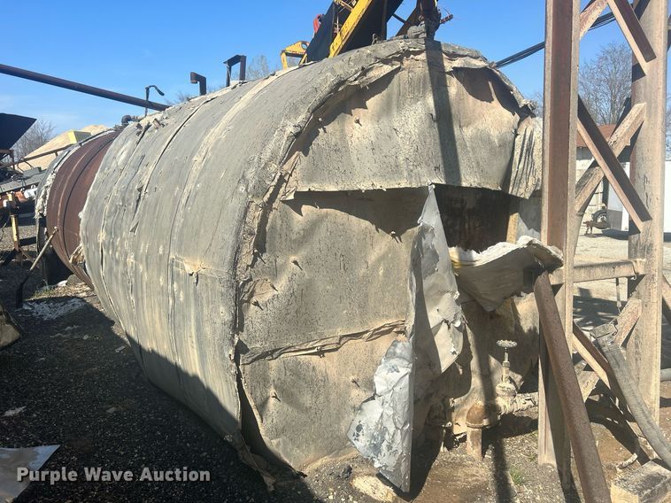 image for item DR4597 (2) asphalt storage tanks
