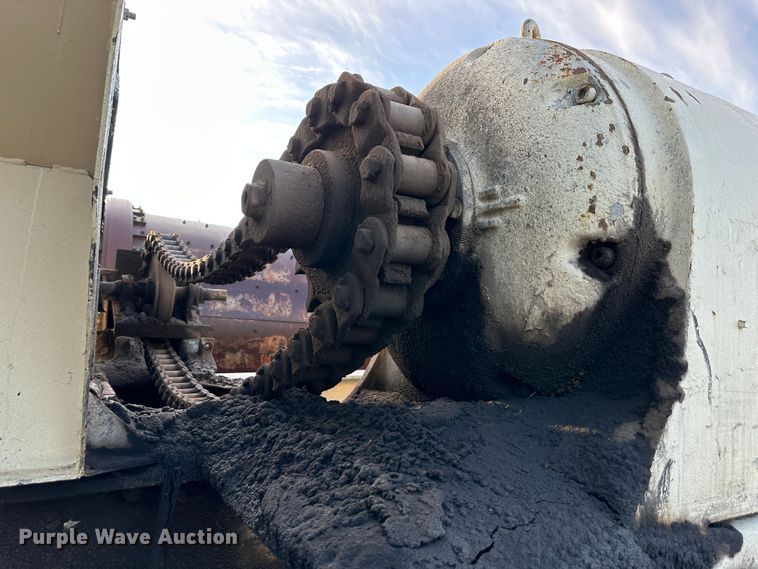 image for item DR5201 Cedarapids  asphalt drum mixer and frame