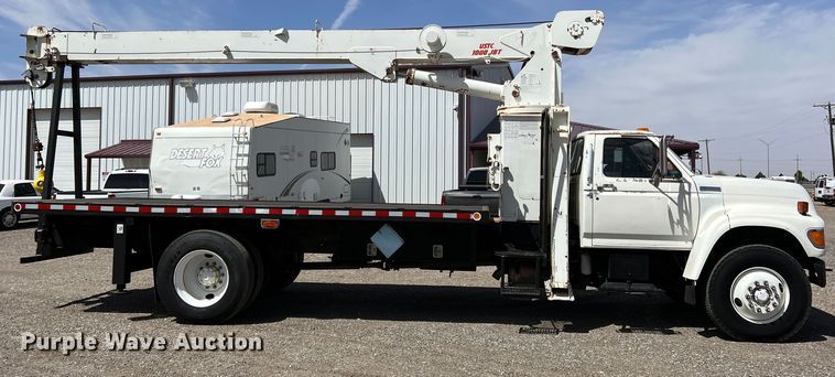 image for item DR5567 1995 Ford F800  crane truck