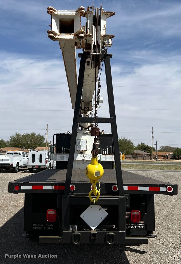 image for item DR5567 1995 Ford F800  crane truck