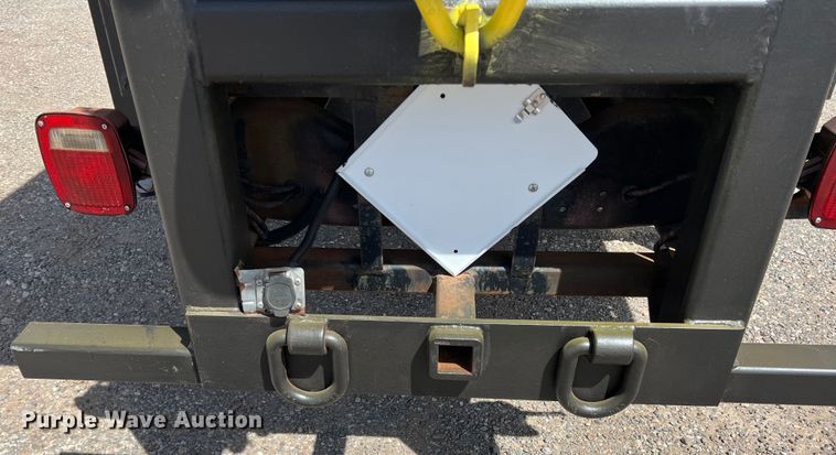 image for item DR5567 1995 Ford F800  crane truck