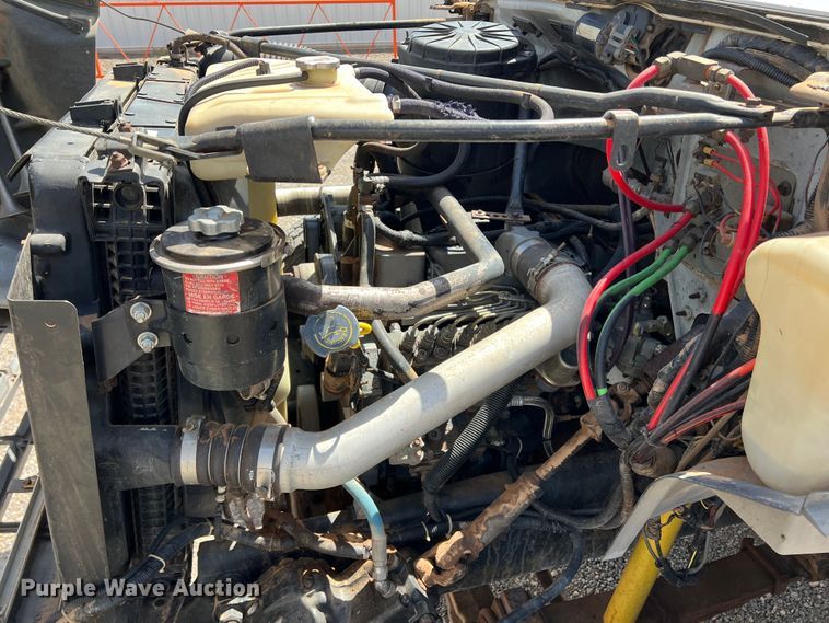 image for item DR5567 1995 Ford F800  crane truck