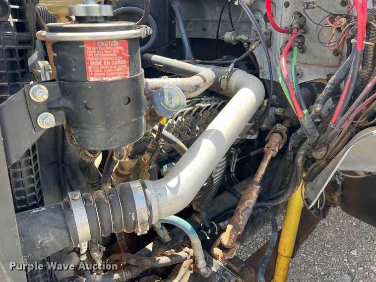 image for item DR5567 1995 Ford F800  crane truck