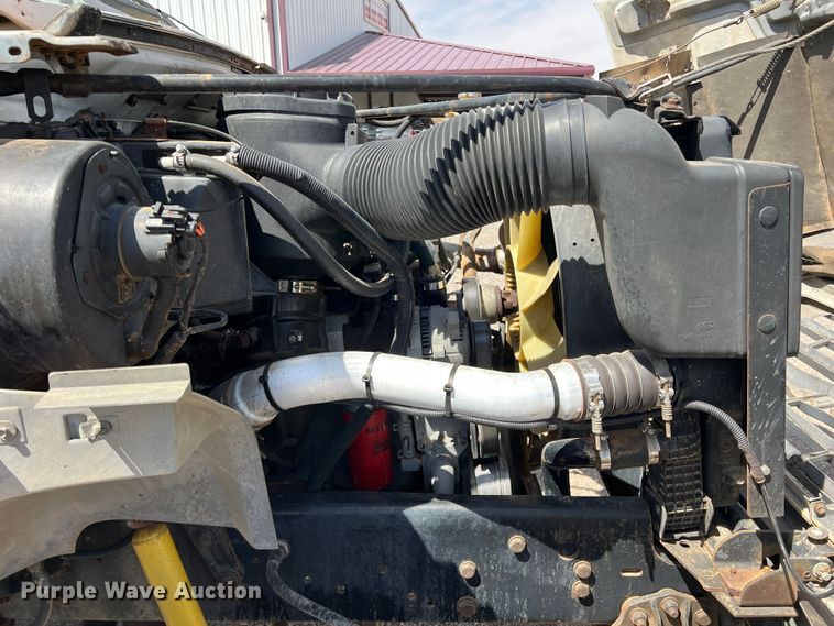 image for item DR5567 1995 Ford F800  crane truck