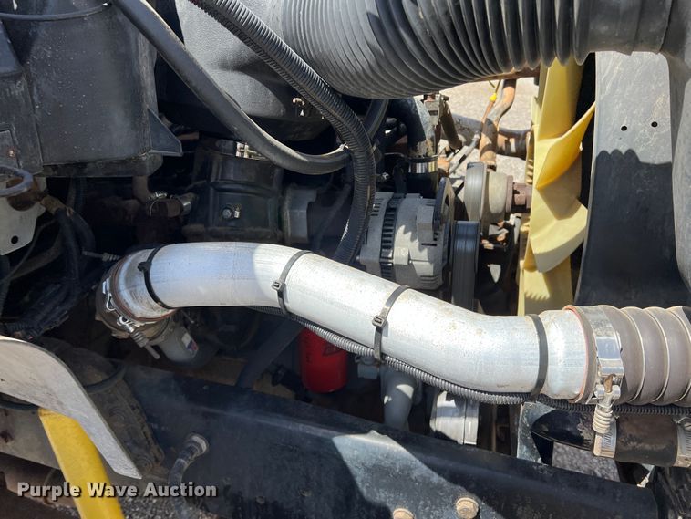 image for item DR5567 1995 Ford F800  crane truck