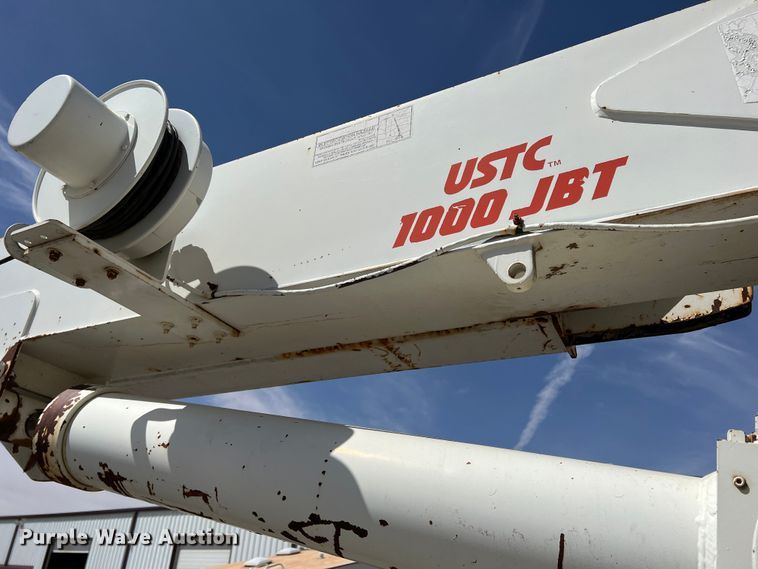 image for item DR5567 1995 Ford F800  crane truck