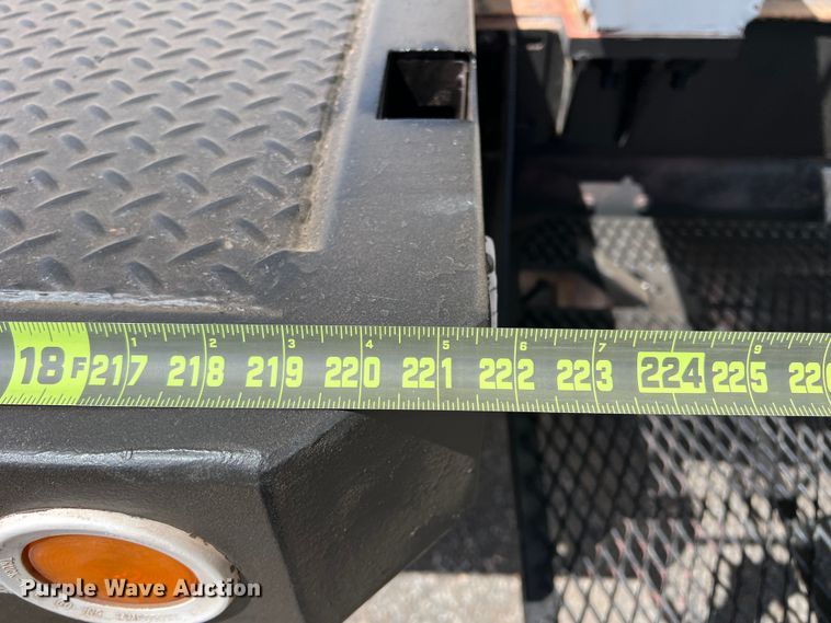 image for item DR5567 1995 Ford F800  crane truck