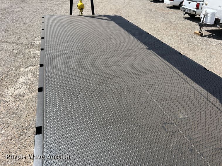 image for item DR5567 1995 Ford F800  crane truck