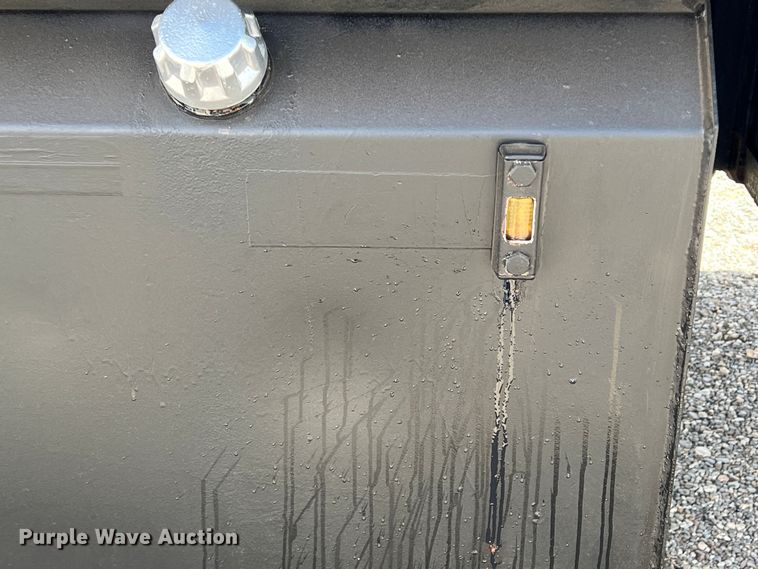 image for item DR5567 1995 Ford F800  crane truck