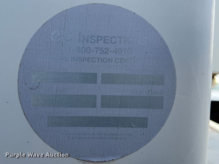 image for item DR5567 1995 Ford F800  crane truck