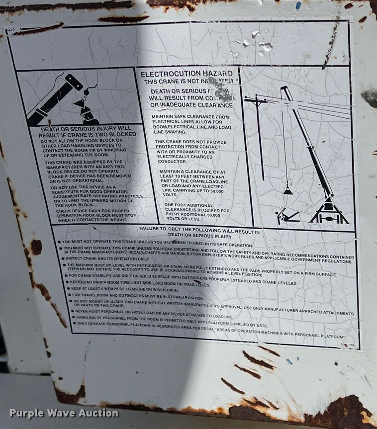 image for item DR5567 1995 Ford F800  crane truck