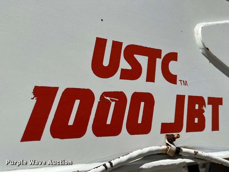 image for item DR5567 1995 Ford F800  crane truck