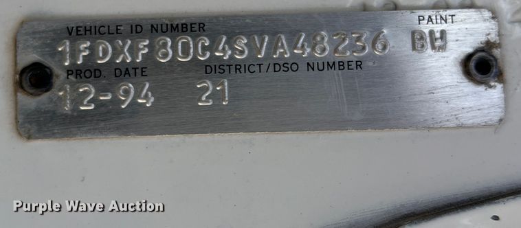 image for item DR5567 1995 Ford F800  crane truck