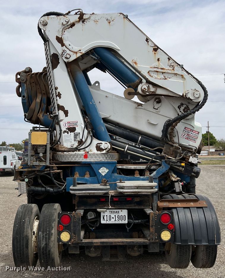 image for item DR5568 2004 Freightliner FL112  crane truck