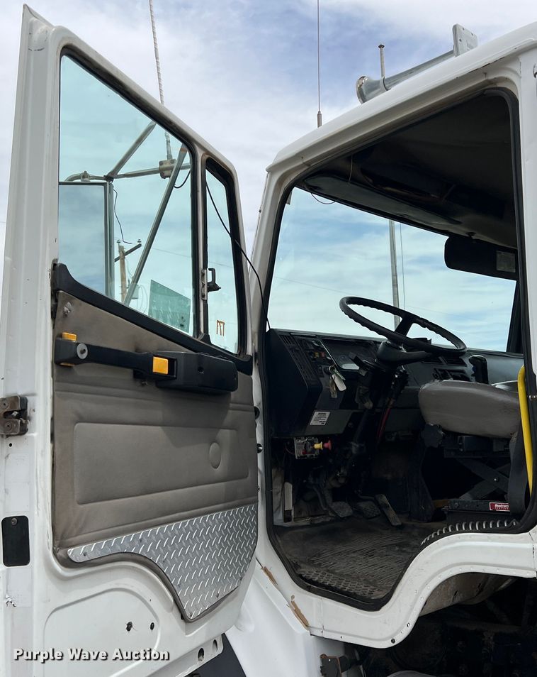 image for item DR5568 2004 Freightliner FL112  crane truck