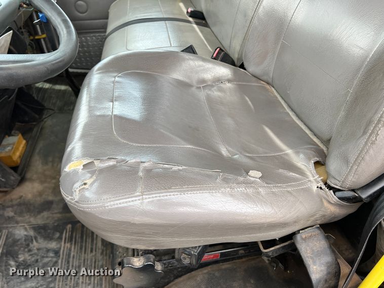 image for item DR5568 2004 Freightliner FL112  crane truck