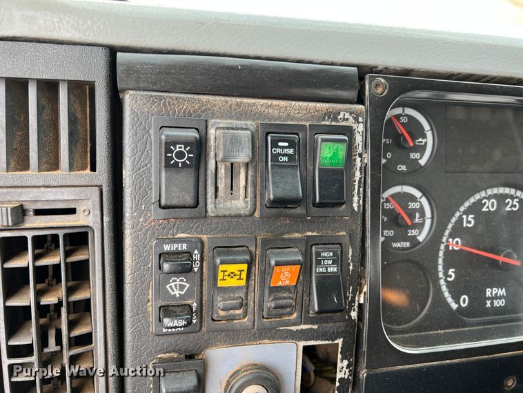 image for item DR5568 2004 Freightliner FL112  crane truck