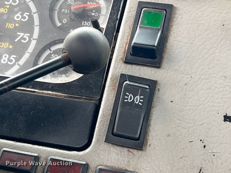 image for item DR5568 2004 Freightliner FL112  crane truck