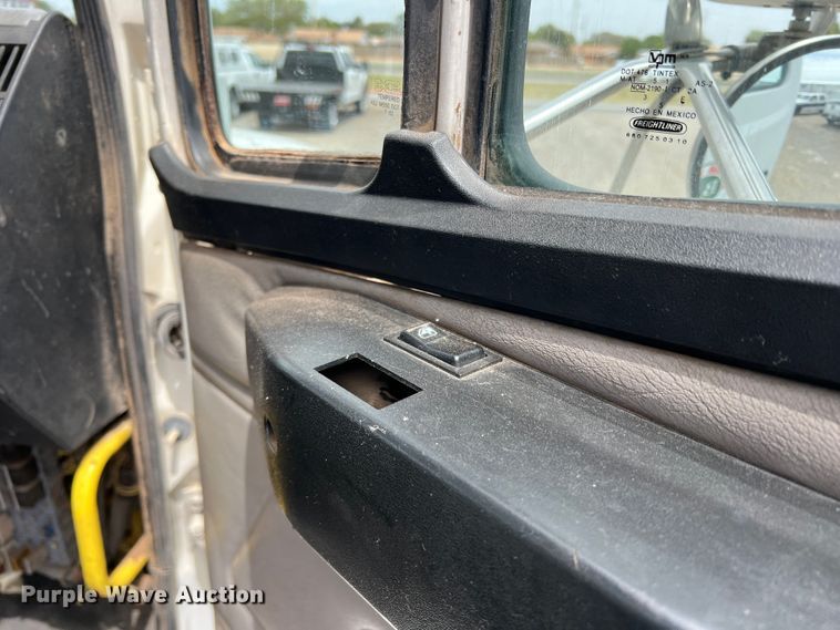 image for item DR5568 2004 Freightliner FL112  crane truck