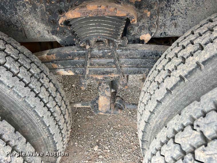 image for item DR5568 2004 Freightliner FL112  crane truck