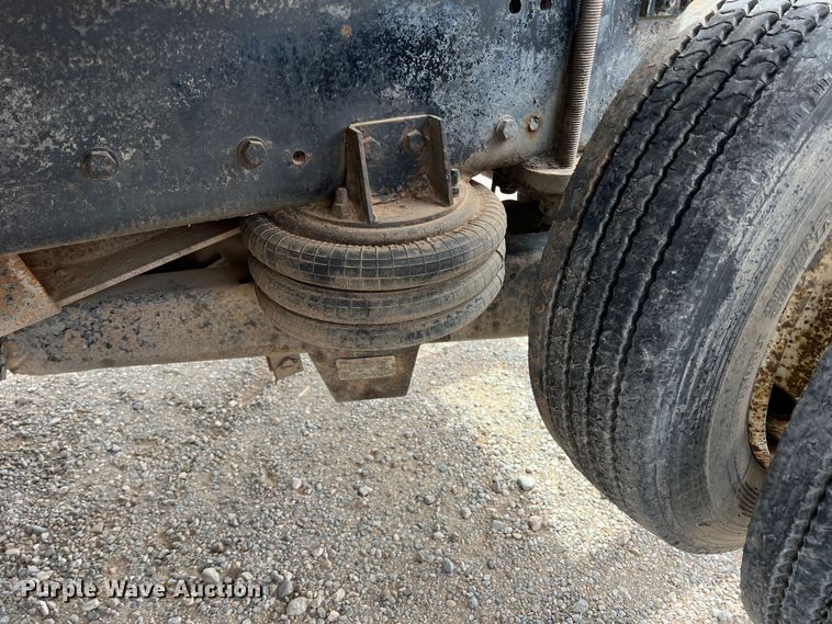 image for item DR5568 2004 Freightliner FL112  crane truck