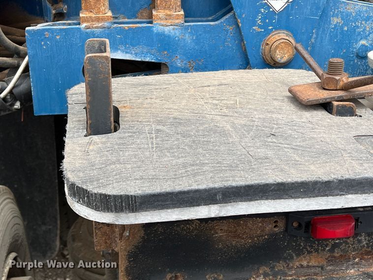 image for item DR5568 2004 Freightliner FL112  crane truck