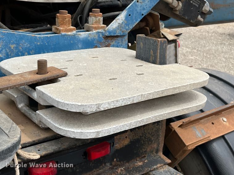 image for item DR5568 2004 Freightliner FL112  crane truck