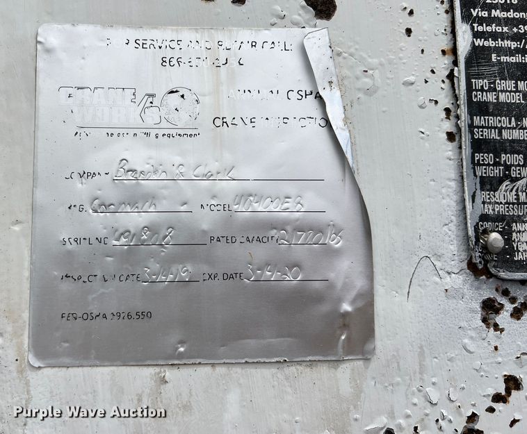 image for item DR5568 2004 Freightliner FL112  crane truck