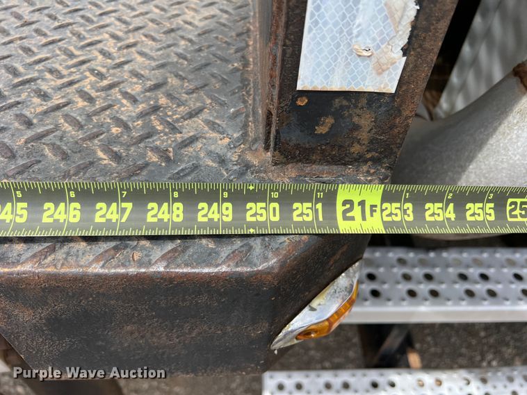 image for item DR5568 2004 Freightliner FL112  crane truck