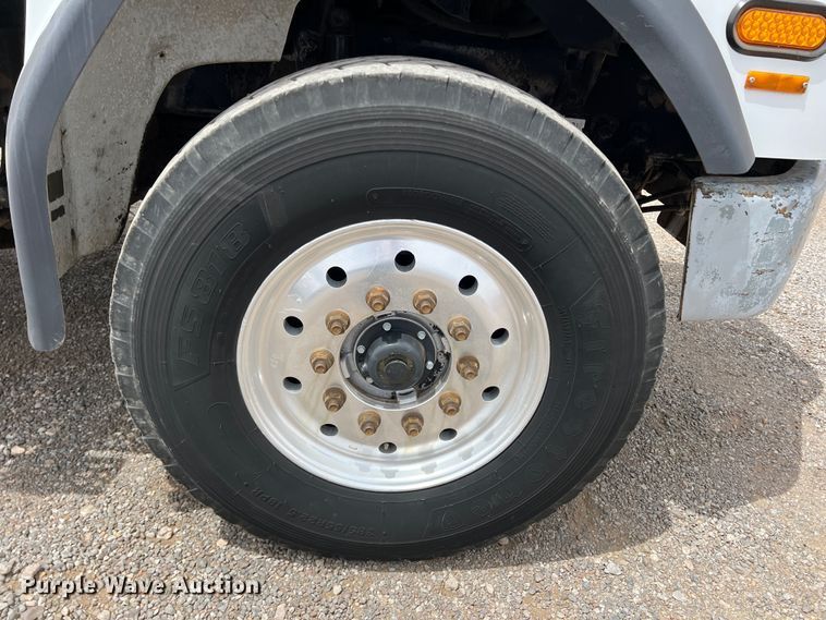 image for item DR5568 2004 Freightliner FL112  crane truck