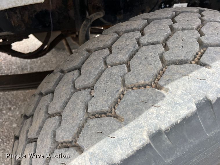 image for item DR5568 2004 Freightliner FL112  crane truck