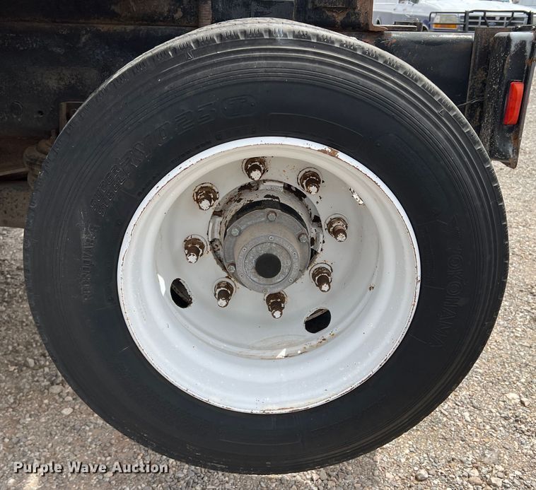 image for item DR5568 2004 Freightliner FL112  crane truck