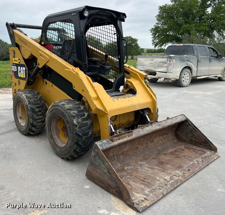 image for item DR5593 2017 Caterpillar 262D  skid steer loader
