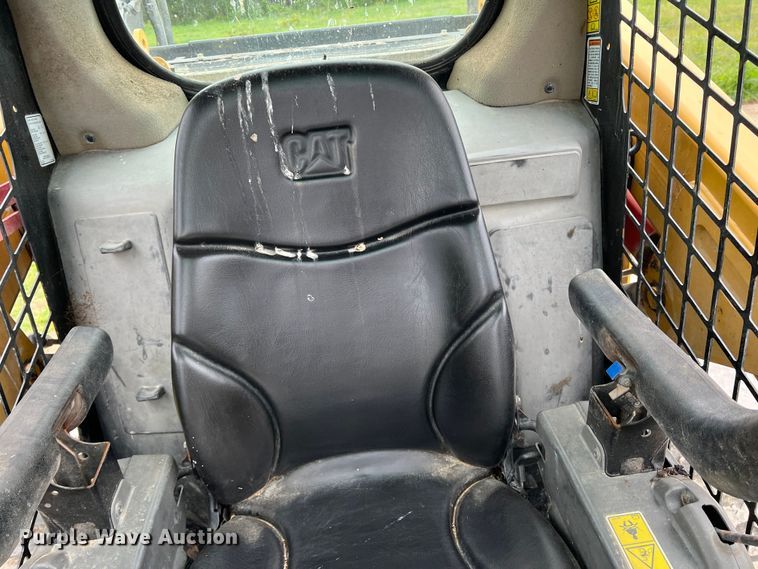 image for item DR5593 2017 Caterpillar 262D  skid steer loader