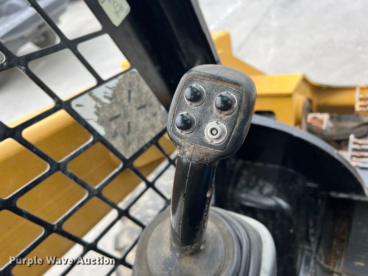 image for item DR5593 2017 Caterpillar 262D  skid steer loader