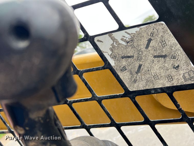 image for item DR5593 2017 Caterpillar 262D  skid steer loader