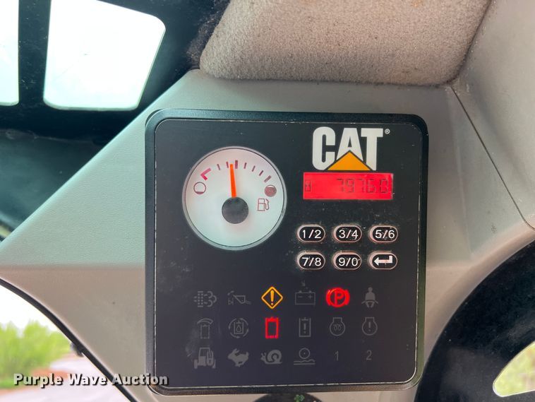 image for item DR5593 2017 Caterpillar 262D  skid steer loader