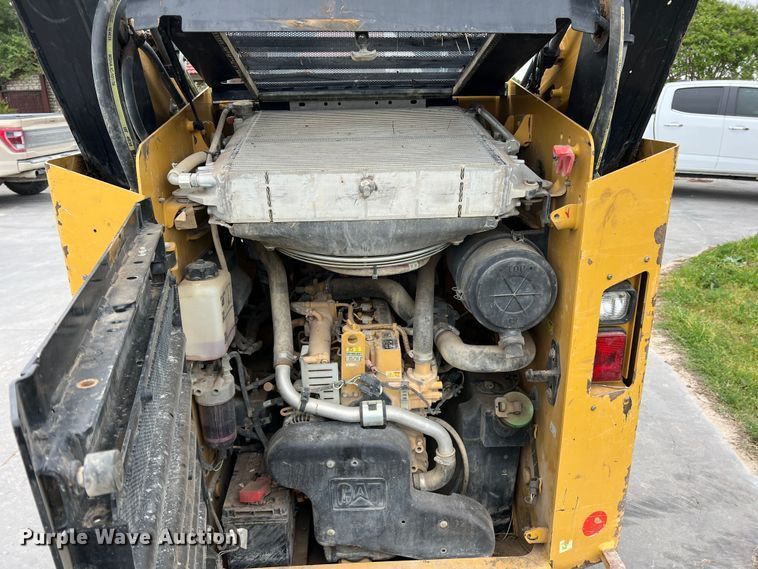 image for item DR5593 2017 Caterpillar 262D  skid steer loader