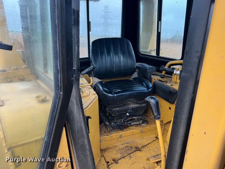 image for item DR5597 1987 Caterpillar D8N  dozer