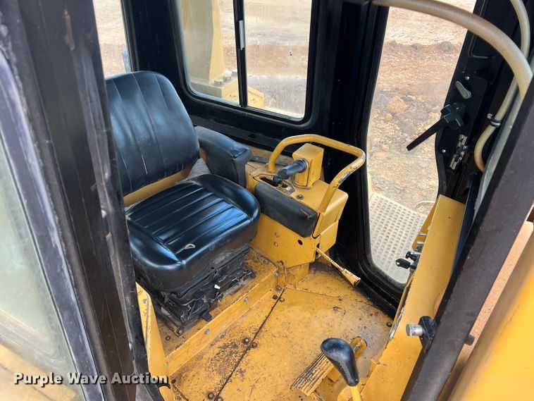image for item DR5597 1987 Caterpillar D8N  dozer