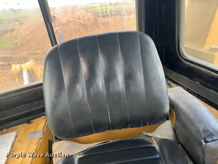 image for item DR5597 1987 Caterpillar D8N  dozer