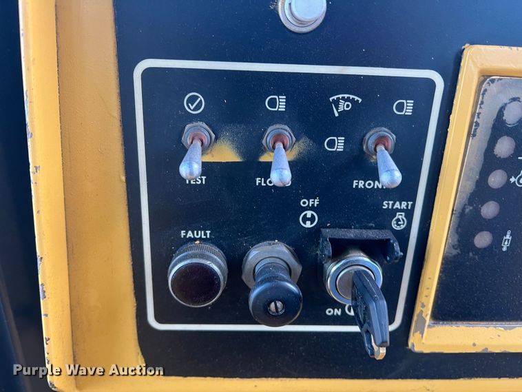 image for item DR5597 1987 Caterpillar D8N  dozer