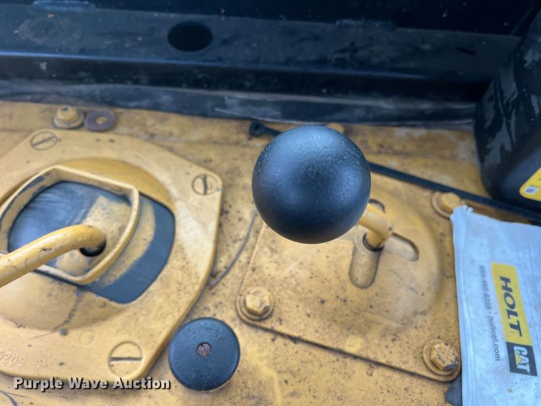 image for item DR5597 1987 Caterpillar D8N  dozer