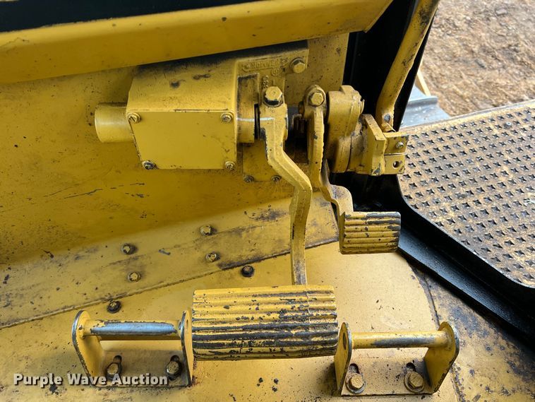 image for item DR5597 1987 Caterpillar D8N  dozer