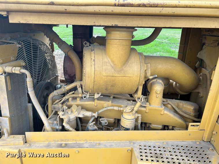 image for item DR5597 1987 Caterpillar D8N  dozer