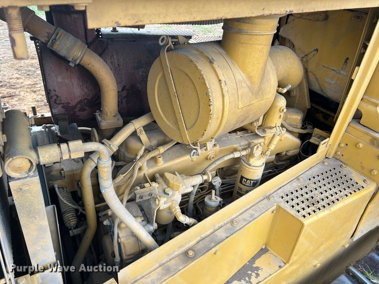 image for item DR5597 1987 Caterpillar D8N  dozer
