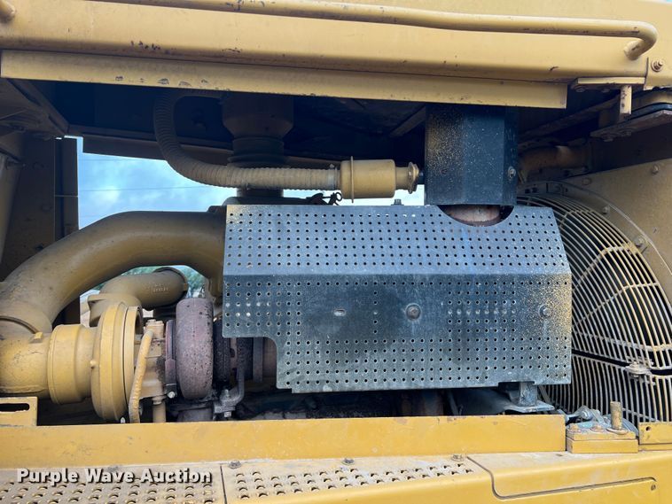 image for item DR5597 1987 Caterpillar D8N  dozer