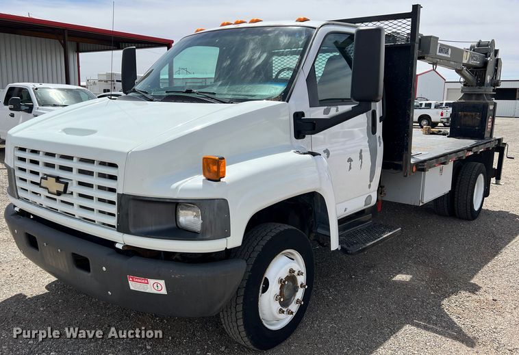 image for item DR5598 2007 Chevrolet C5500  flatbed truck