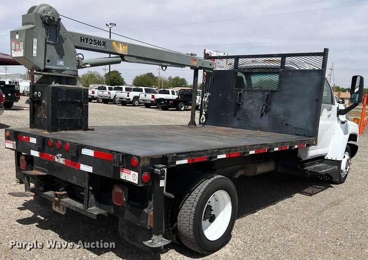 image for item DR5598 2007 Chevrolet C5500  flatbed truck