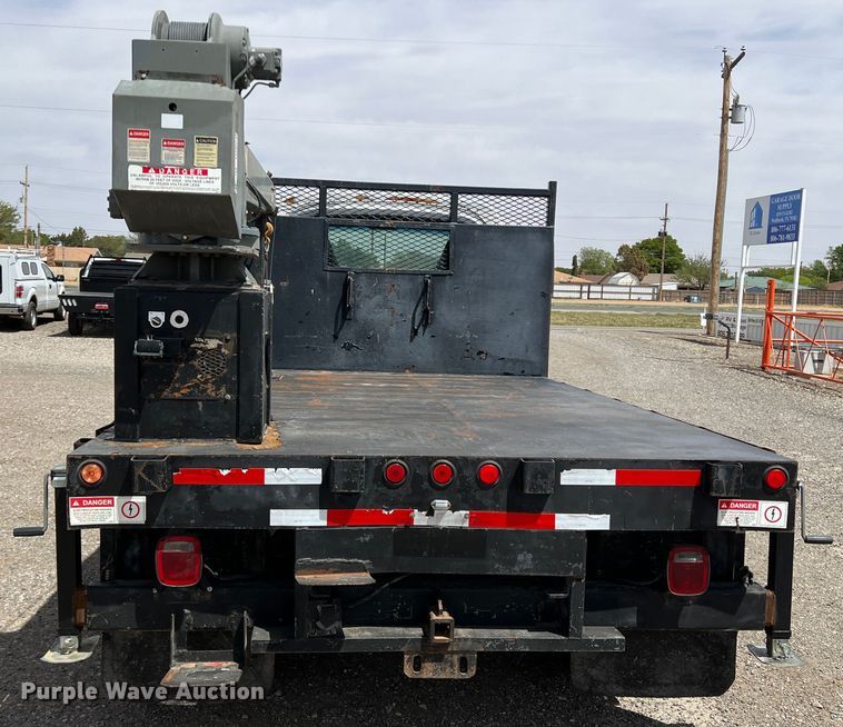 image for item DR5598 2007 Chevrolet C5500  flatbed truck